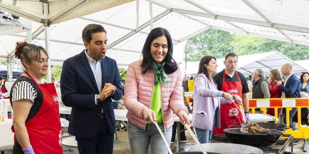 Paula Prado reivindica la «estabilidad» de los concellos del PP frente a los «líos» en Santiago