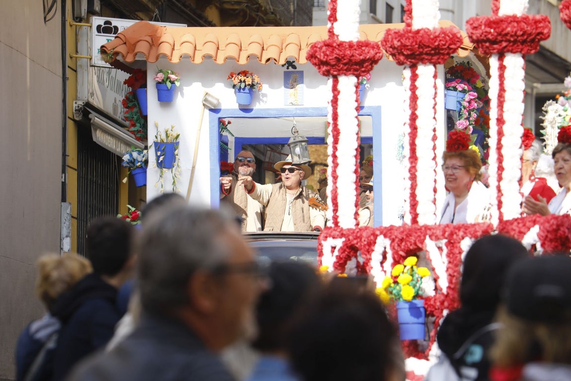 La colorida romería de la Virgen de Linares de Córdoba, en imágenes