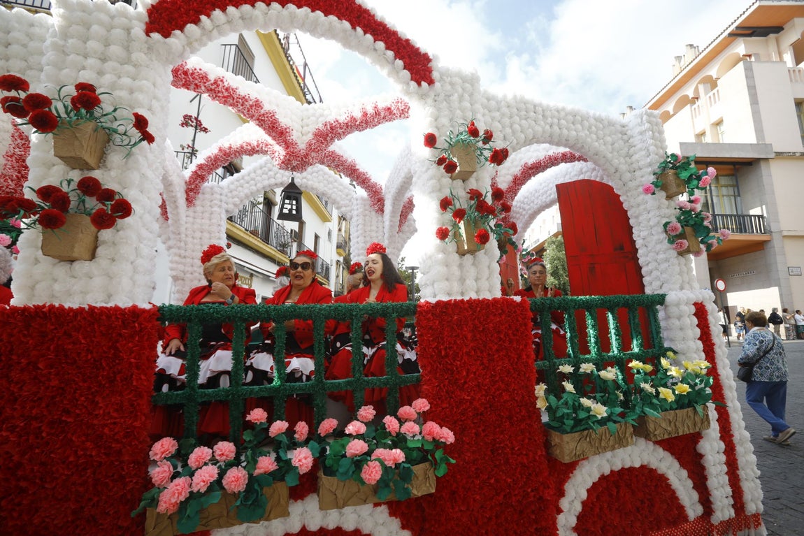 La colorida romería de la Virgen de Linares de Córdoba, en imágenes