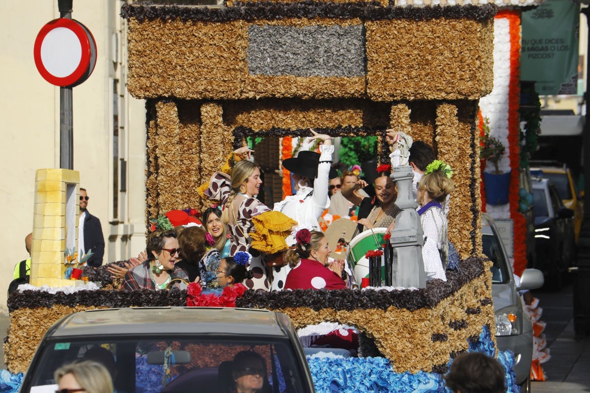 La colorida romería de la Virgen de Linares de Córdoba, en imágenes