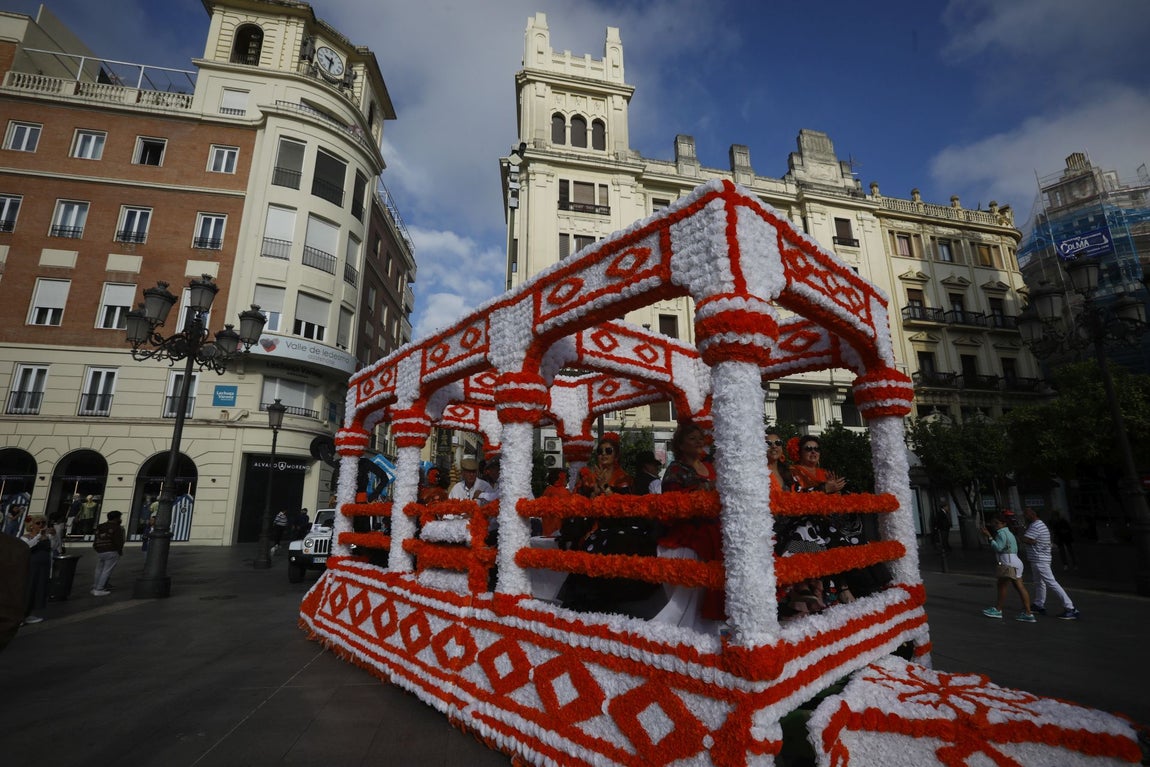La colorida romería de la Virgen de Linares de Córdoba, en imágenes