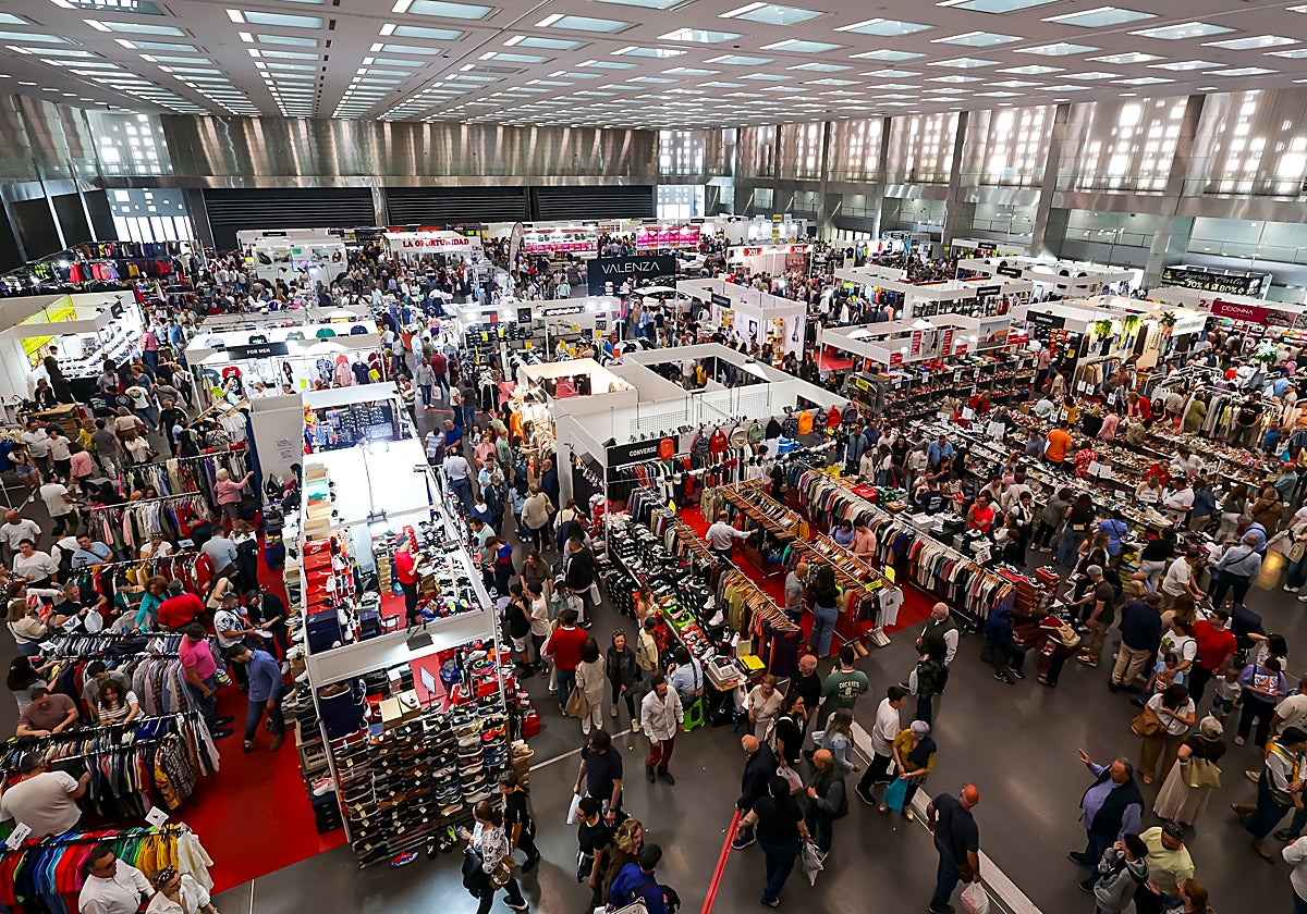 Panorámica de la Feria Outlet de Córdoba este fin de semana pasado