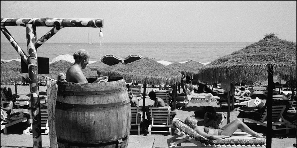 Más de cien imágenes inéditas de la Málaga de los 60 salen a la luz gracias al fotolibro de Jürgen Schadeberg