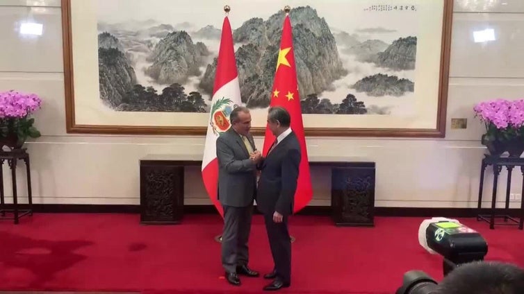 El ministro de Exteriores peruano destaca "grandes y buenos frutos" de lazos de Perú y China