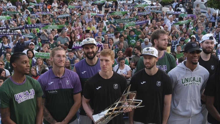 Unicaja celebra su sexto título en dos años y la afición pide la ACB