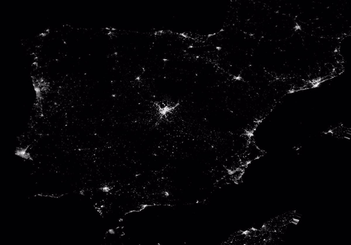 La Península Ibérica saliendo del apagón en la madrugada del 28 al 29 de abril de 2025.