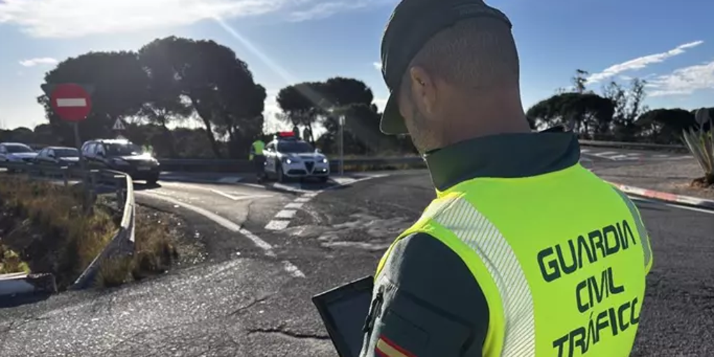 Impactante Hallazgo en Huelva: Hombre Llega con un Cadáver a un Centro de Salud y es Investigado por Homicidio