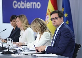 Óscar López y Pilar Alegría declararán en la comisión del Senado sobre Ábalos por la noche del Parador