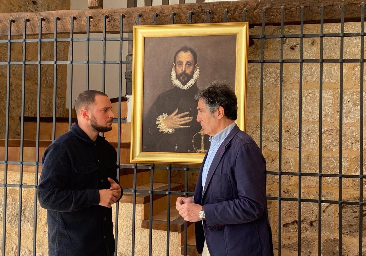 Réplica del cuadro 'El caballero de la mano en el pecho' de El Greco instalada en la plaza mayor de Letur