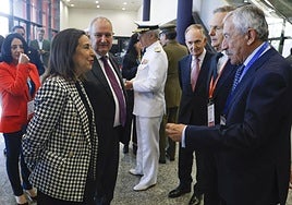 Robles intenta quitar hierro a los mensajes de Sánchez y rechaza dimitir: «Es una conversación privada»