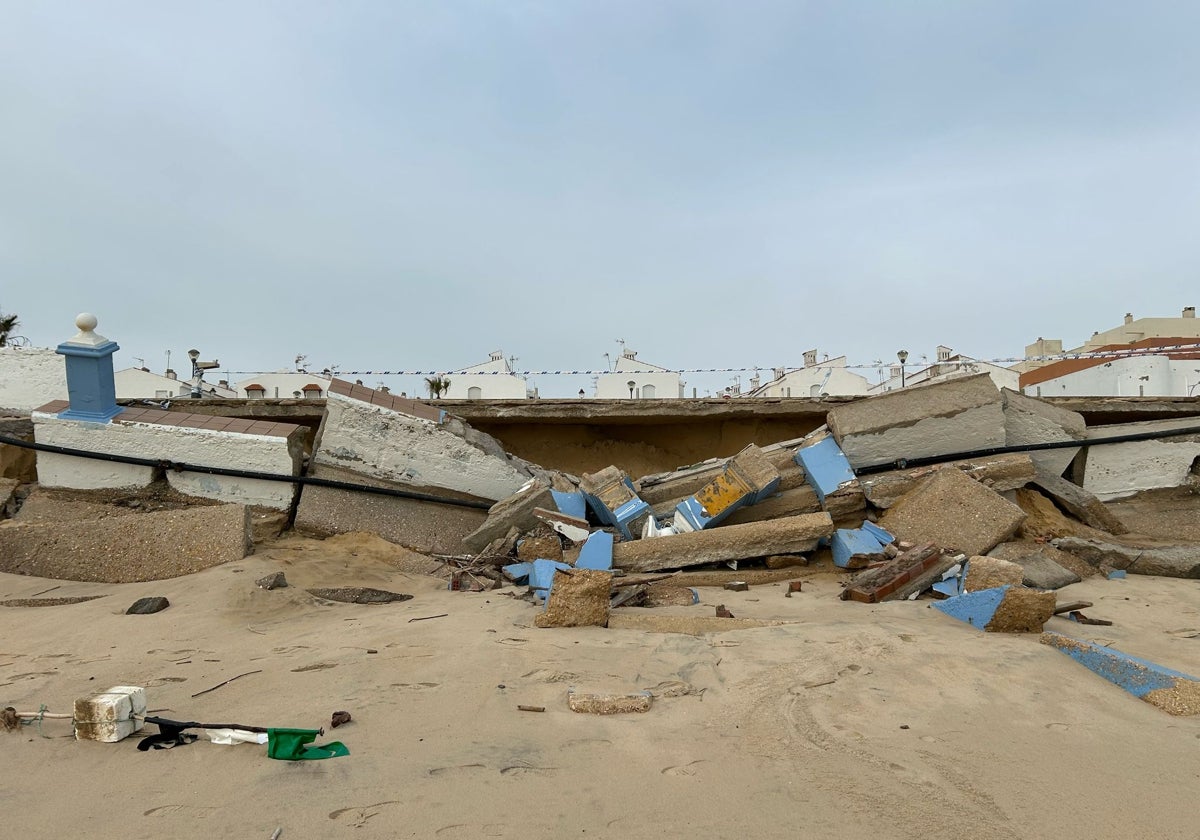 Paseo marítimo de Matalascañas tras el temporal