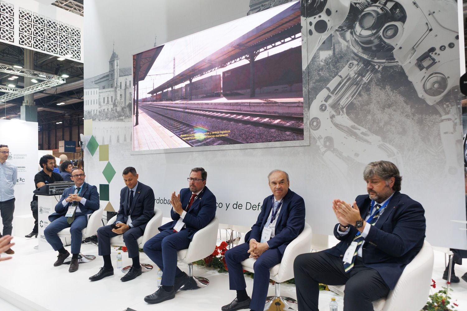 La intensa jornada de Córdoba en la Feria Internacional de Defensa, en imágenes