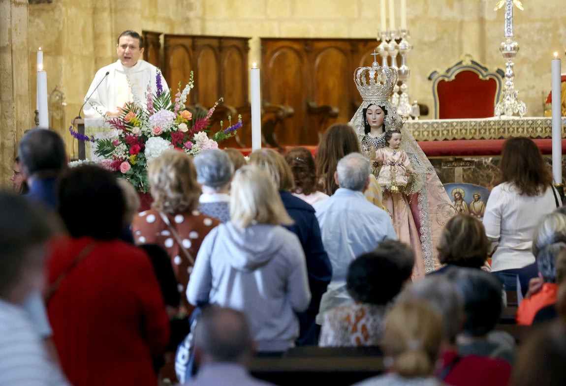 El besamanos a la Virgen de los Remedios en Córdoba, en imágenes