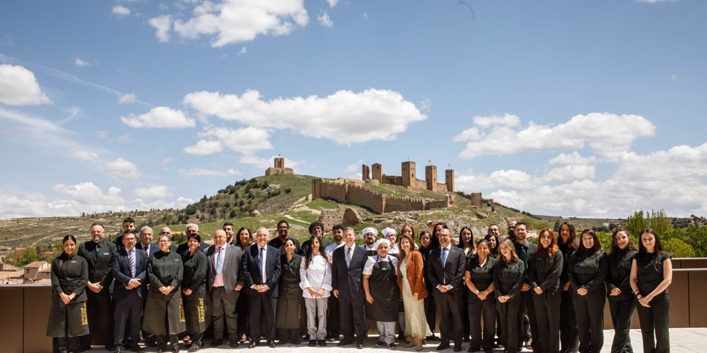 Por fin se inaugura el Parador de Molina de Aragón: «El Gobierno de España se ha empeñado en acabar esta obra», agradece Page