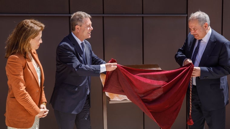 Page inaugura el parador junto al ministro de Industria y la presidenta de Paradores