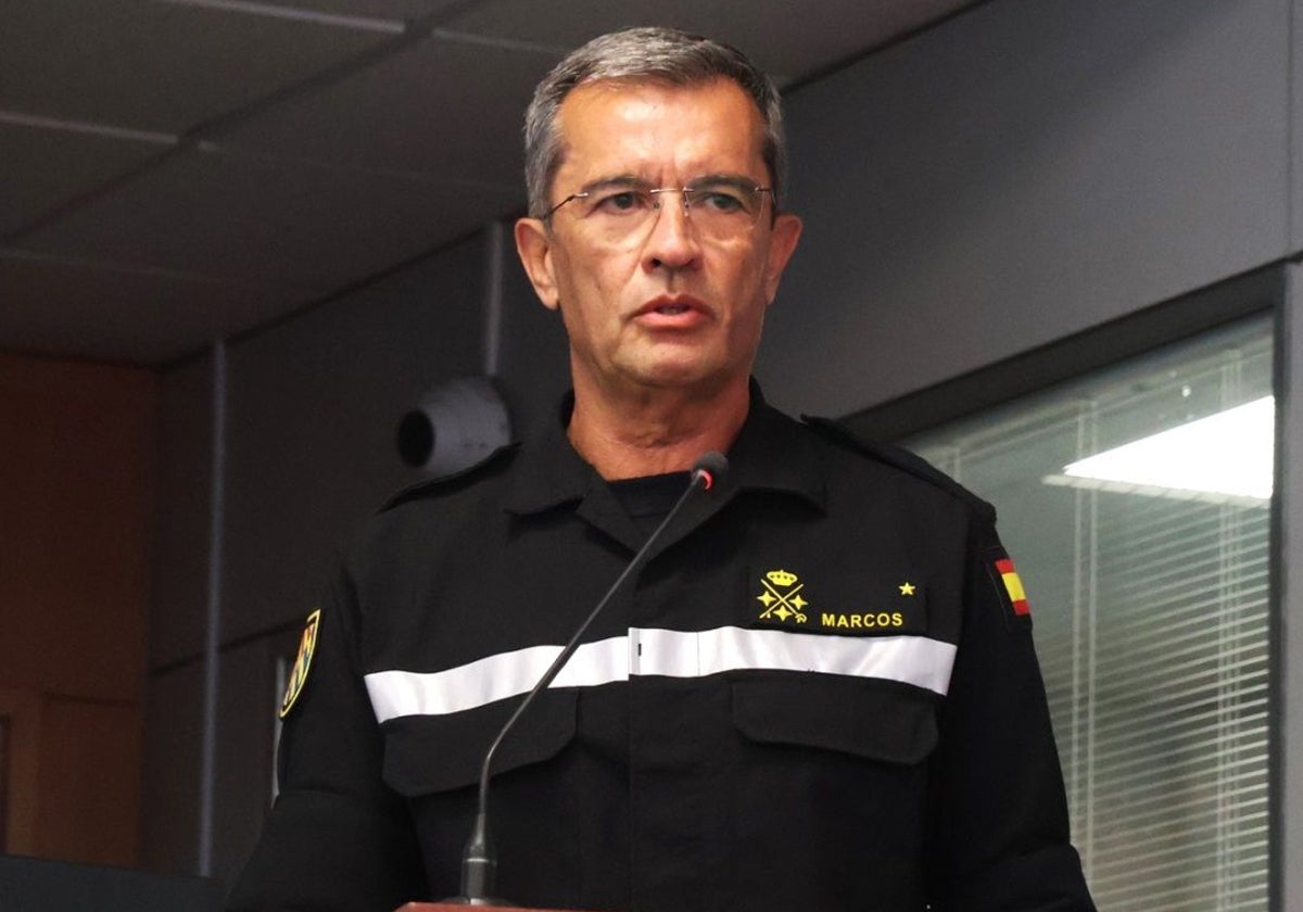 El teniente general Marcos con el uniforme de la UME