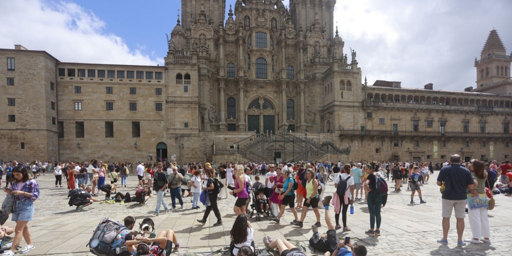 Tres años de cárcel a un turista por agredir a dos peregrinos en Santiago