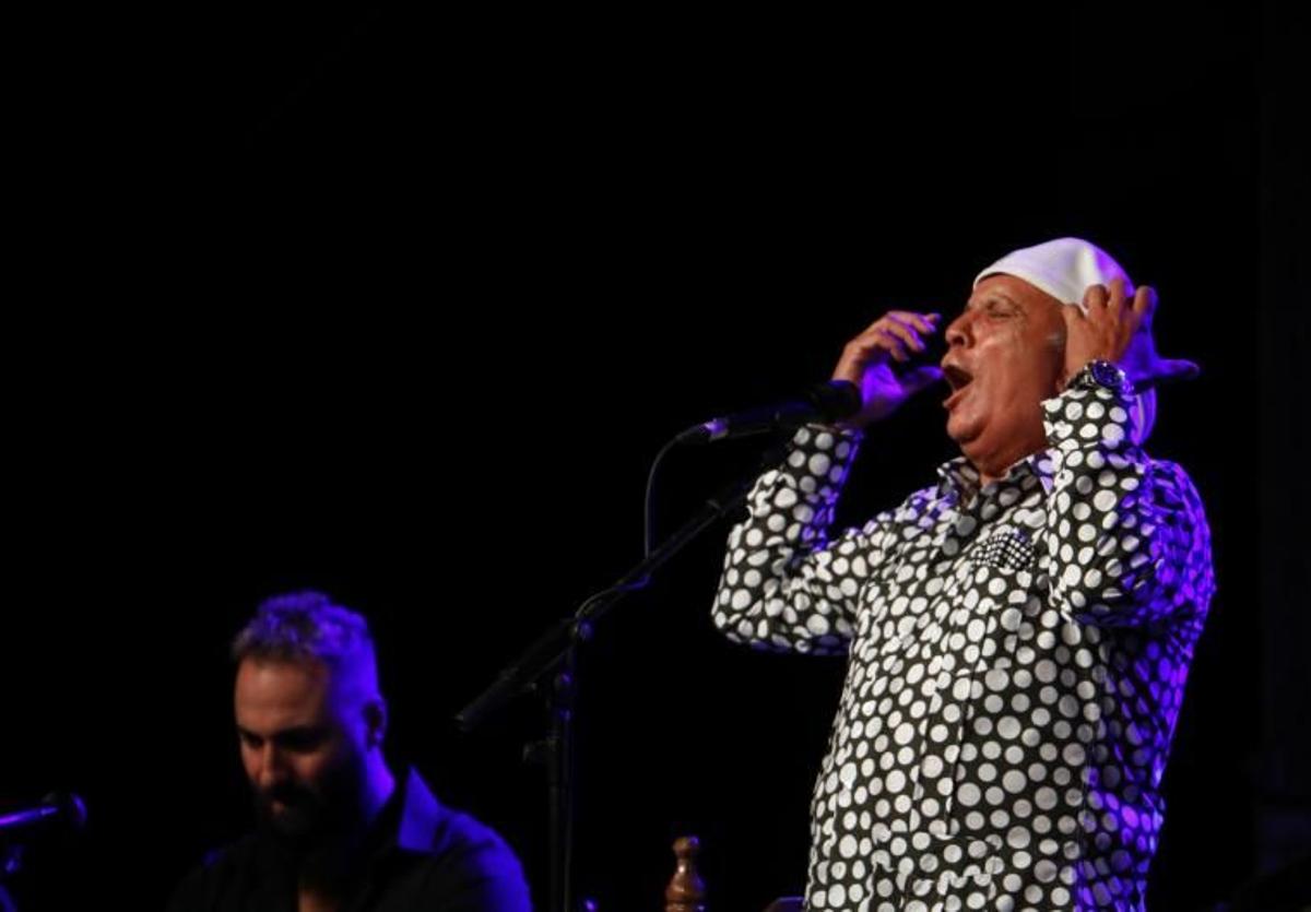 Manuel Moreno Maya, 'El Pele', durante un concierto