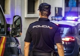 La Policía Nacional desmantela un punto negro de venta de cocaína cerca del mercado de Hellín
