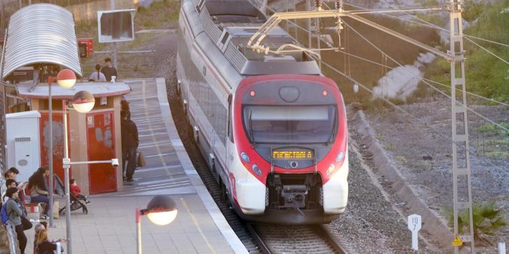 Del estudio a la abstención: el PSOE se pone de perfil con el tren del litoral Mediterráneo andaluz