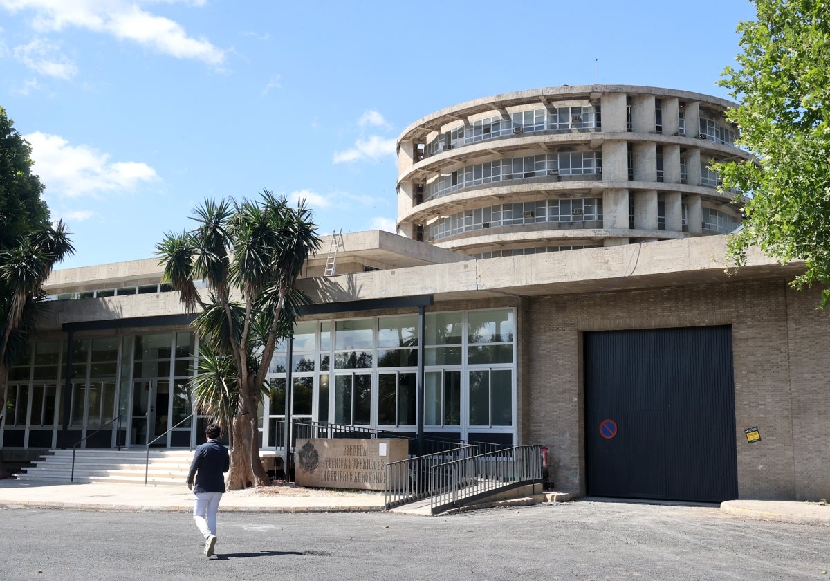 Acceso principal al nuevo campus de formación profesional y empleo en Córdoba