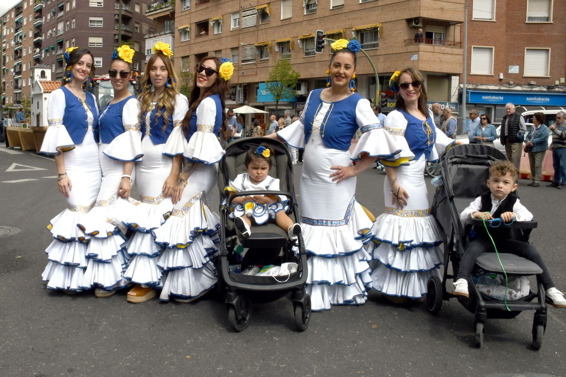 Talavera rinde homenaje a San Isidro con un cortejo multitudinario