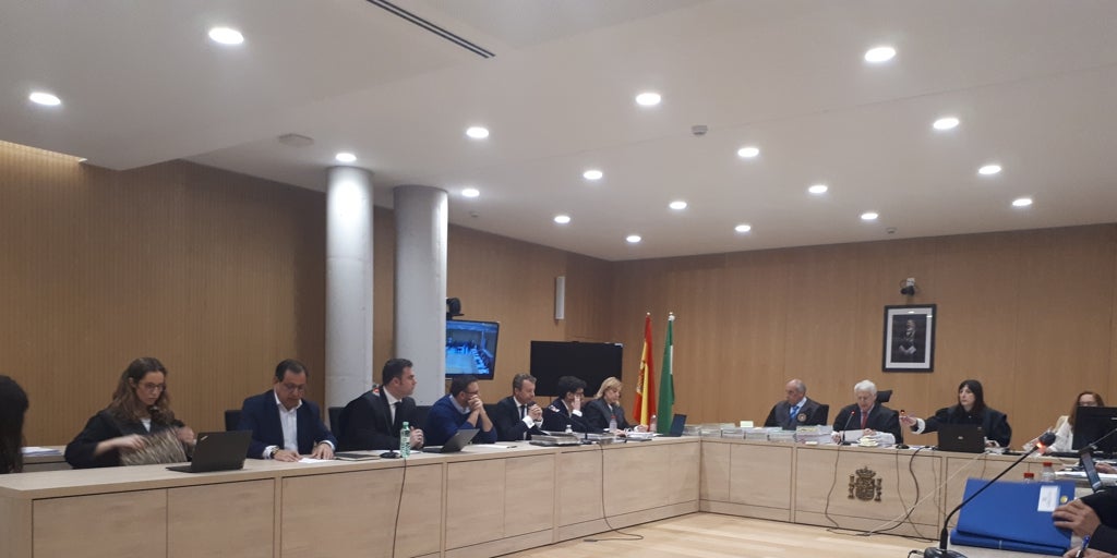 El exjugador del Córdoba CF Aythami Artiles reconoce que «unas cuantas veces» cobró sobresueldos «en efectivo» en la etapa de León