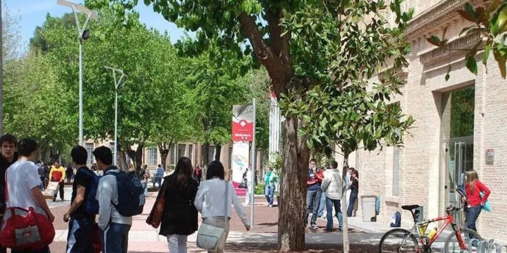 Los alumnos podrán solicitar hasta el 30 de mayo la gratuidad de la primera matrícula en la UCLM