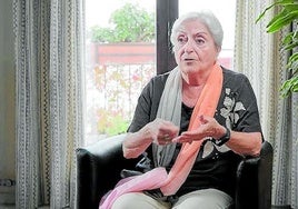 Elisa Pérez Vera, durante su época como rectora de la UNED