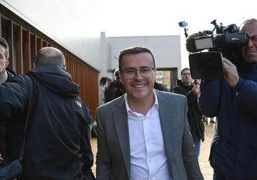 Gallardo se blinda en la Asamblea de Extremadura para protegerse del caso David Sánchez