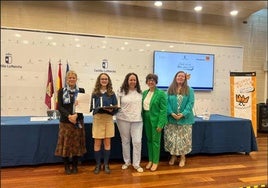 Sofía Montealegre, alumna de las Terciarias de Toledo gana el 44 concurso '¿Qué es un rey para ti?'