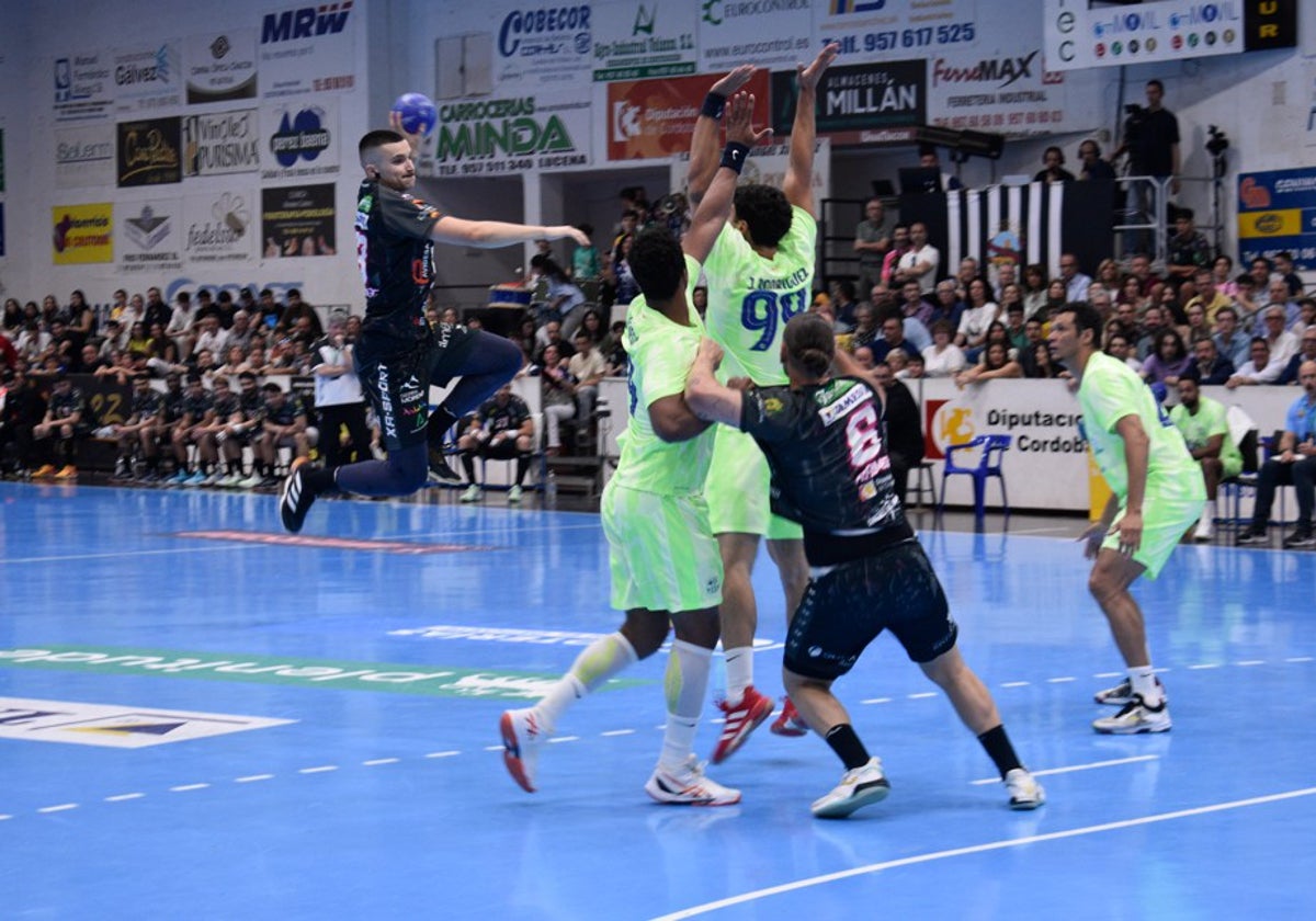 El Ángel Ximénez Puente Genil en su duelo ante el Barcelona
