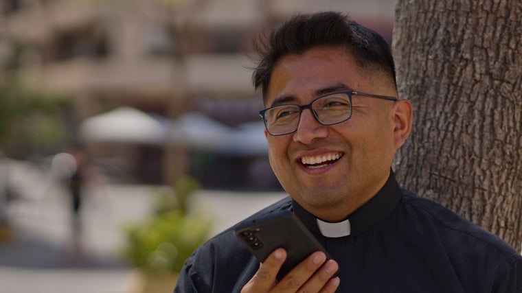 El sacerdote Frank Suárez