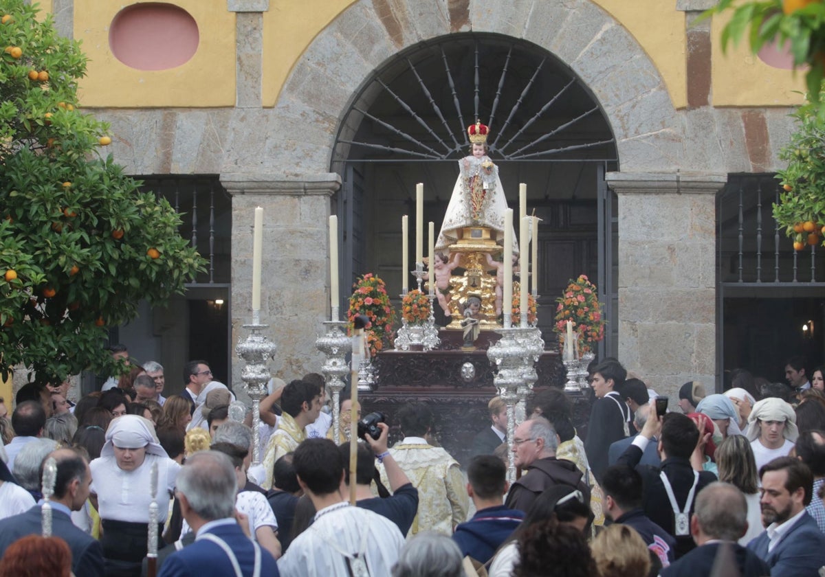 El Niño Jesús de Praga, durante su procesión, en imagen de archivo