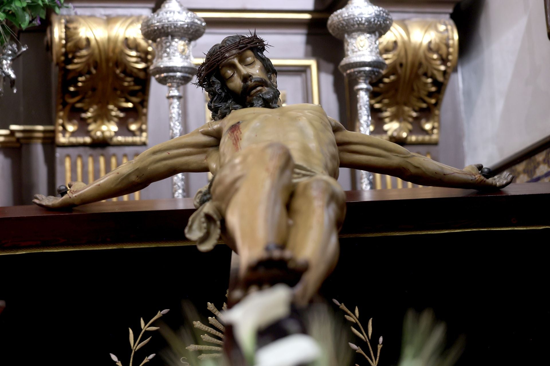 Las mejores imágenes del besamanos a la Virgen de los Dolores de Córdoba