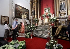La Virgen de los Dolores, con el manto de los Dragones, y el Cristo de la Clemencia, en besamanos y besapiés el domingo 18 de mayo