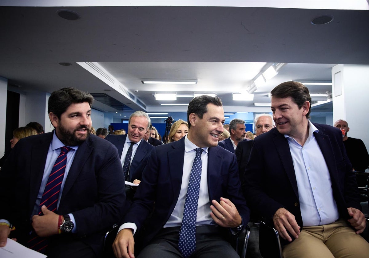 Fernando López Miras; Juanma Moreno y Alfonso Fernández Mañueco.