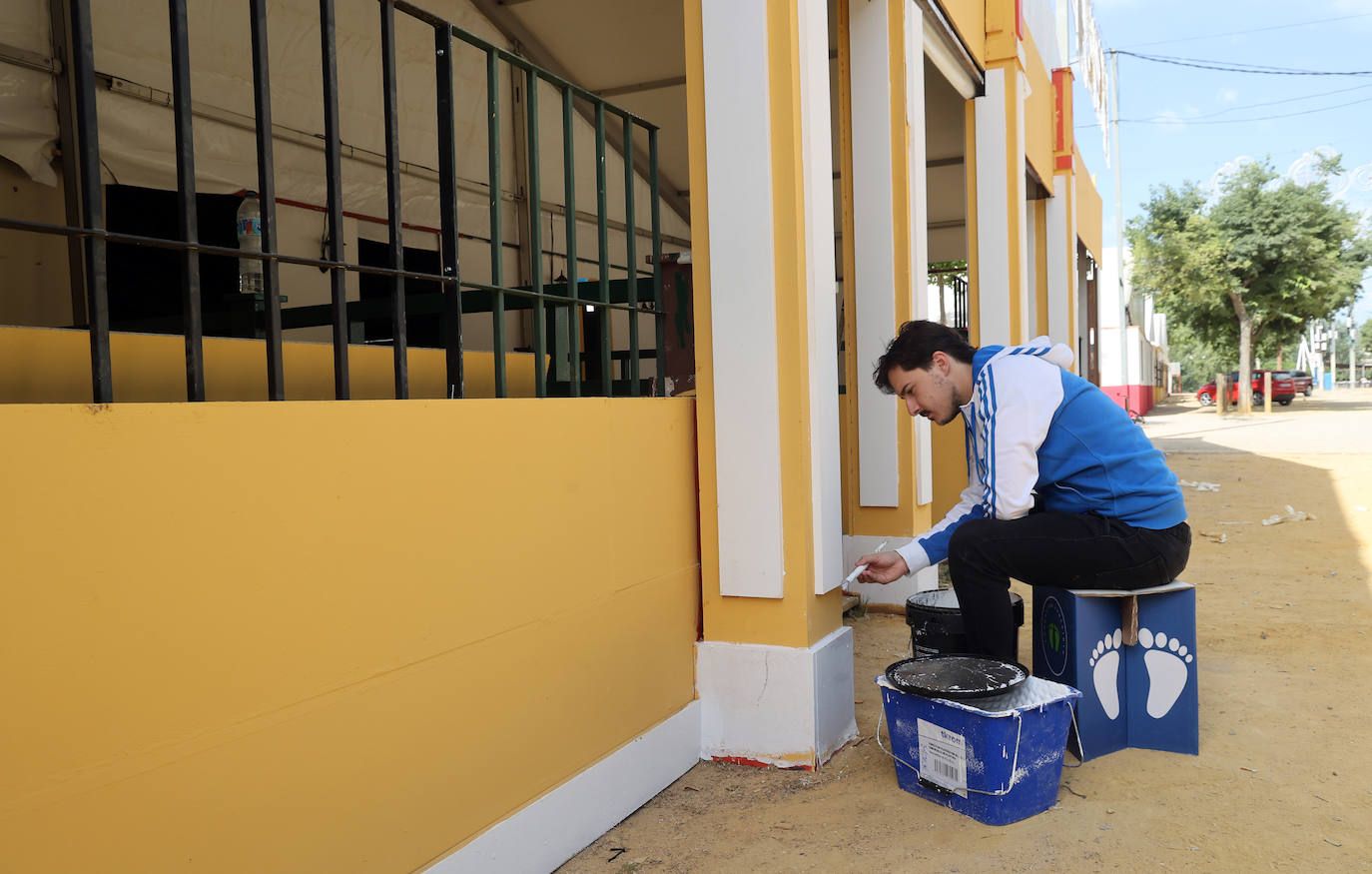 El montaje de las casetas de la Feria de Córdoba, en imágenes