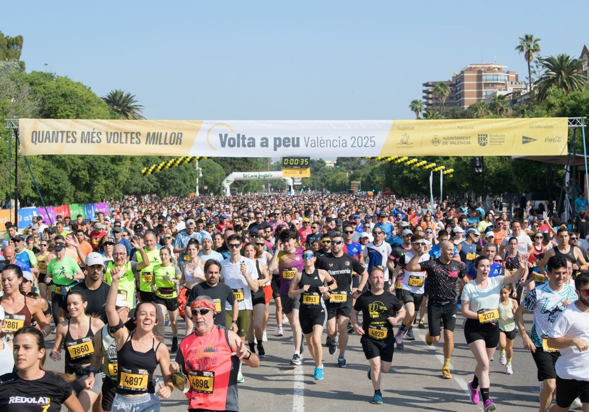 Imagen de la salida de la Volta a Peu en Valencia