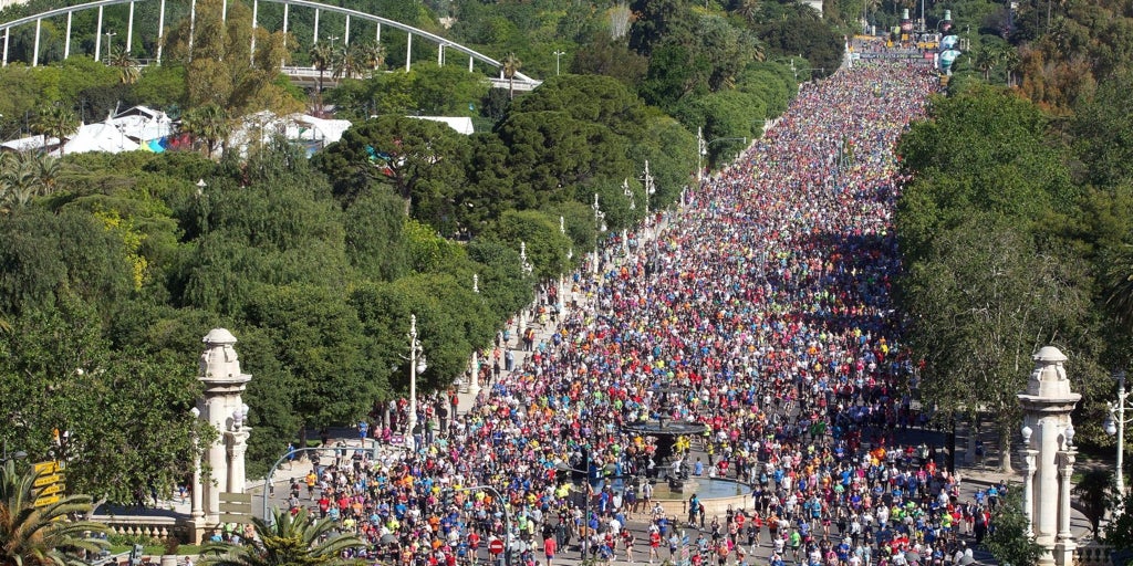 Calles cortadas hoy en Valencia y desvíos en líneas de la EMT por la Volta a Peu de este domingo 18 de mayo