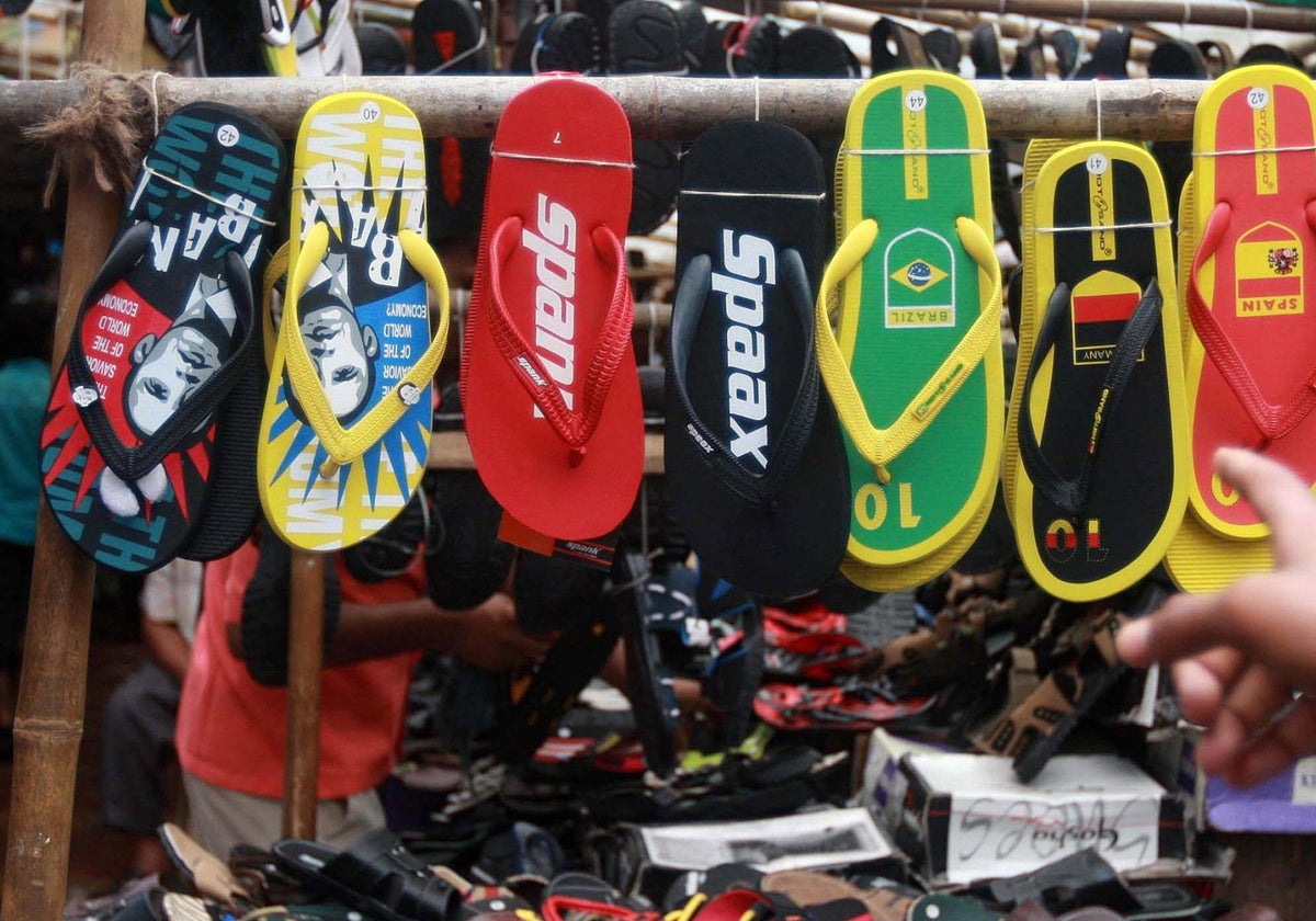 Chanclas en un mercadillo asiático