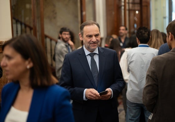 Transportes aclara que los 500.000 euros de «dietas» de Ábalos en realidad eran gastos de viajes de «todas las delegaciones que encabezó»