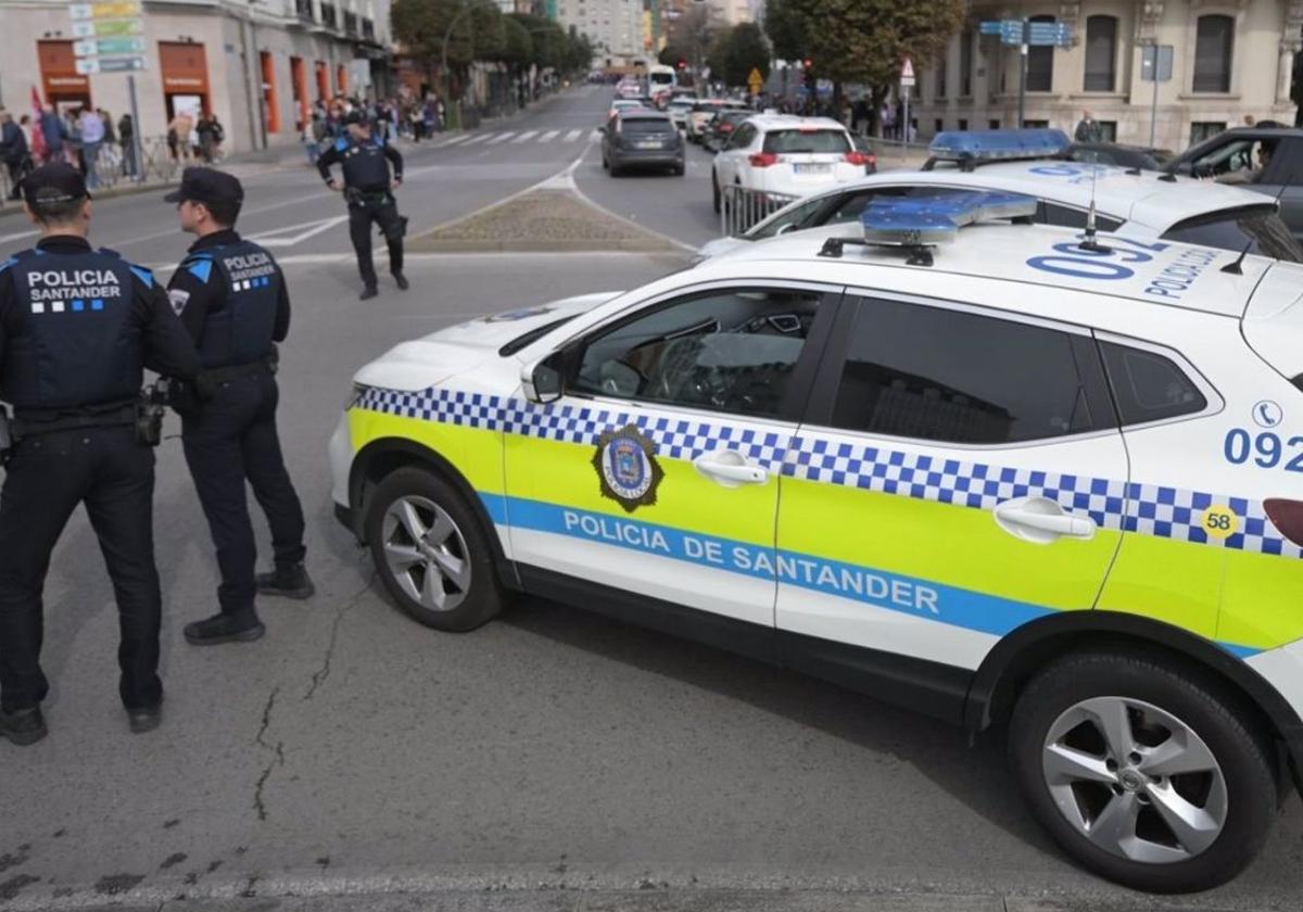 Agentes de Policía Local en una imagen de archivo.