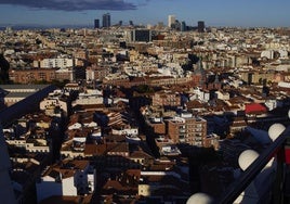 Aprobado el plan que permitirá crear zonas comunes 'verdes' en las azoteas de Madrid con el apoyo del PSOE
