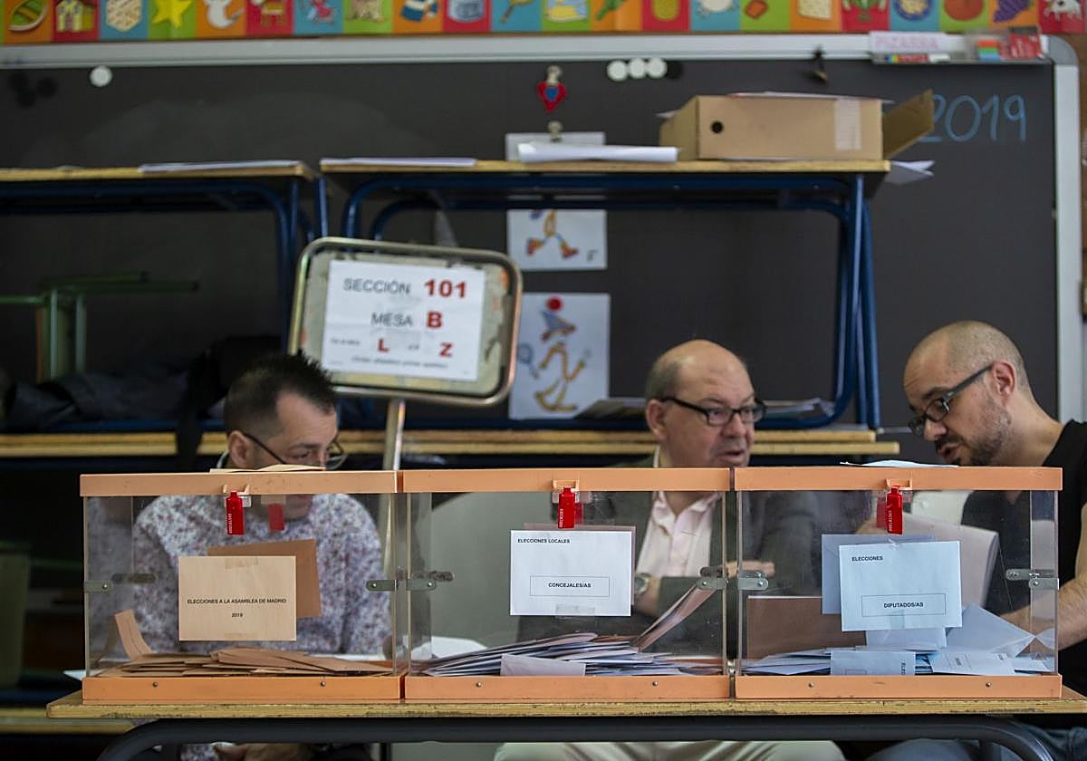 Miembros de un colegio electoral, en la cita con las urnas de junio de 2024