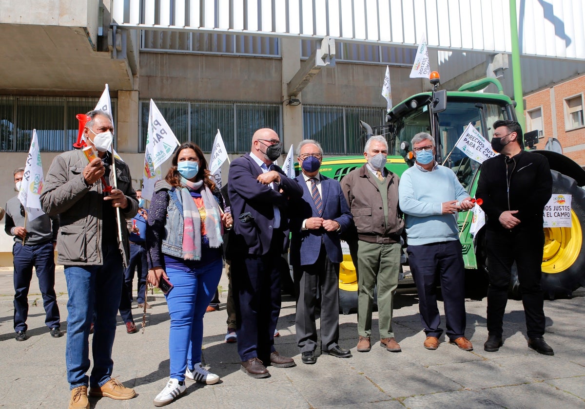 Una de las últimas protestas de Asaja Córdoba ante la Subdelegación
