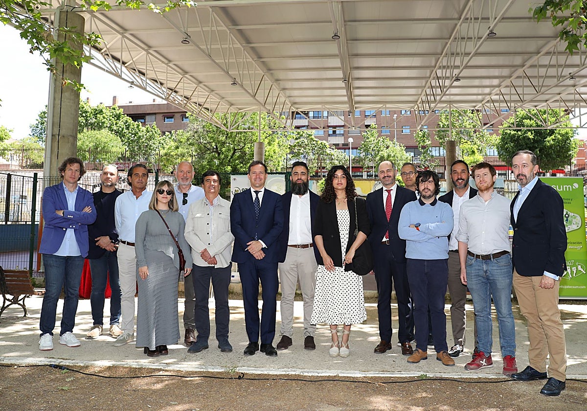 Las placas, cuya instalación estará lista en unas seis semanas, estarán instaladas en el tejado de la pista de patinaje