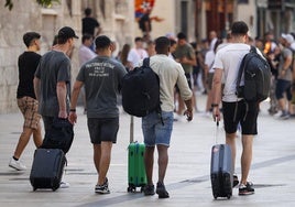 Valencia cierra más de mil apartamentos ilegales y pide al Gobierno una ventanilla única