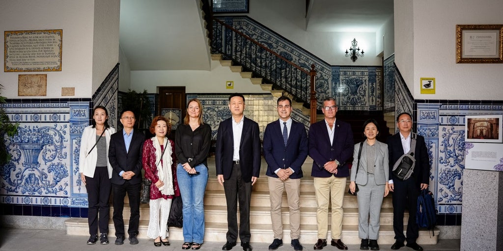Talavera recibe a una delegación de China interesada en estrechar lazos comerciales y empresariales