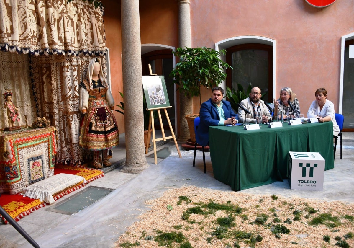Sergio Alía, Tomás Arribas, Hortensia Moreno y Marifé Serrano durante la presentación del Corpus